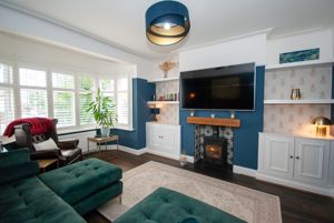 Lounge- click for photo gallery